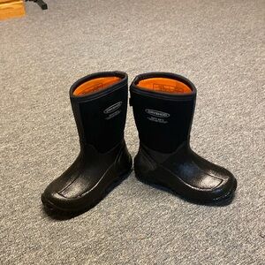 Dryshod Black Boots Girls or Boys Size 1